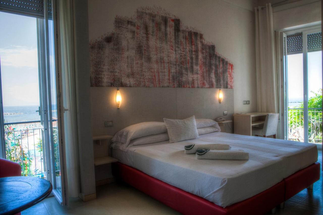 Giovanna Regina Hotel Gabicce Mare Habitación foto